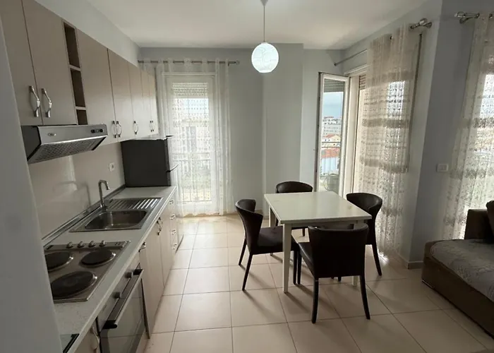 Banesa 21 Dhjetori, דירה טיראנה